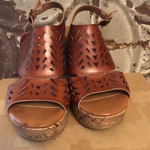 Brown shimmer comfort fit wedges
